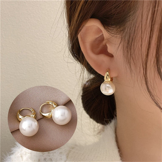 2026 New Cute Pearl Studs Hoop Earrings for Women Gold Color Eardrop Minimalist Tiny Huggies Hoops Wedding Fashion Jewelry